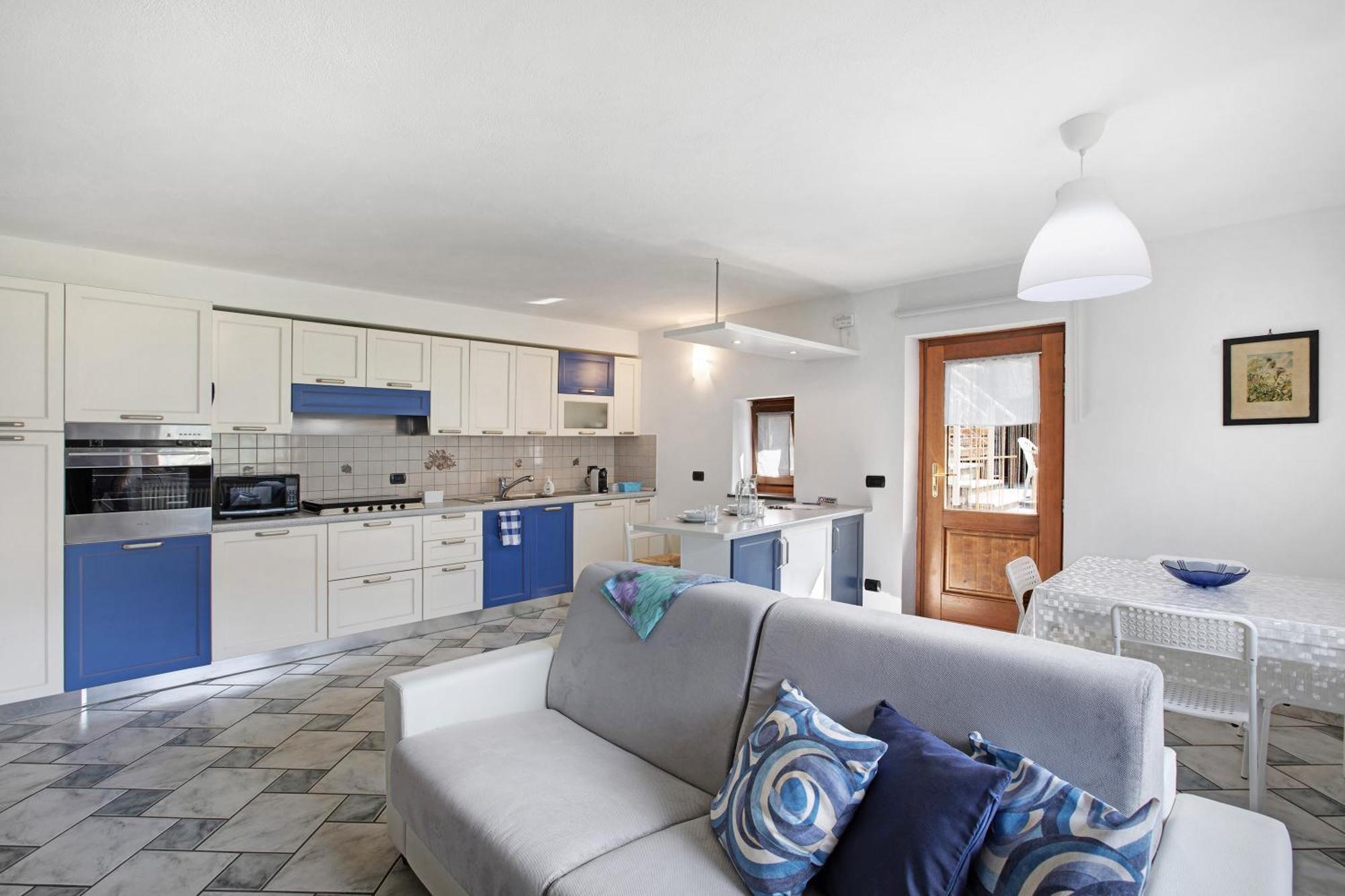 Casa Sabrina - Appartamento Blu Aosta Ngoại thất bức ảnh