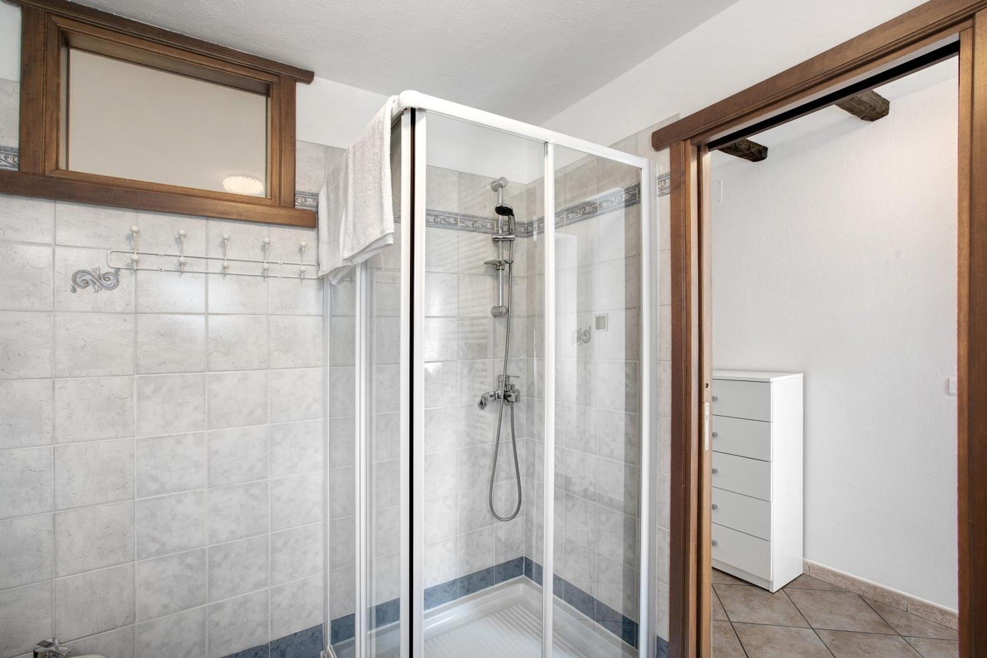 Casa Sabrina - Appartamento Blu Aosta Ngoại thất bức ảnh