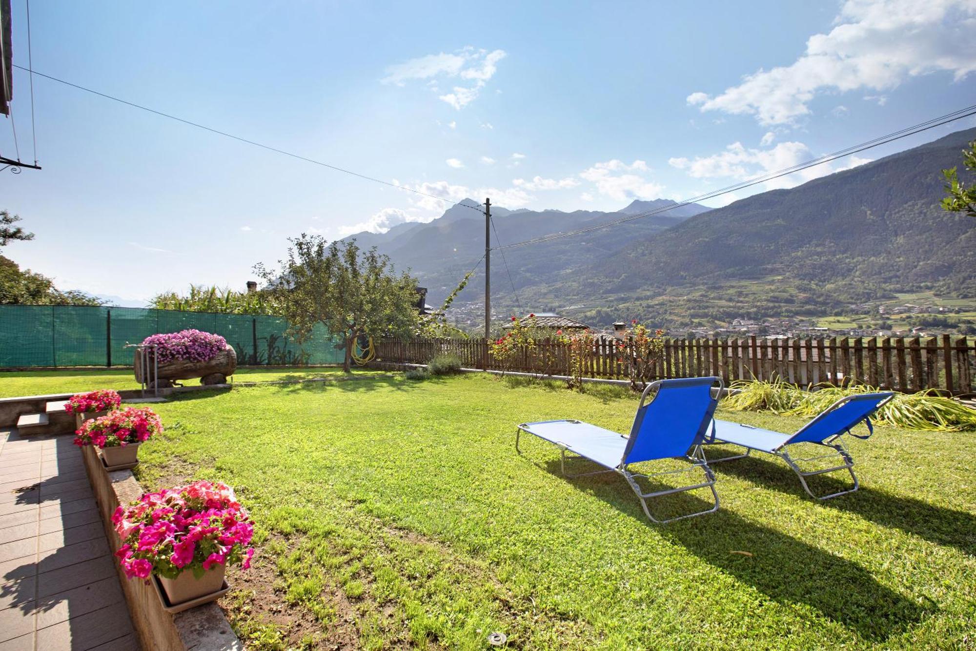 Casa Sabrina - Appartamento Blu Aosta Ngoại thất bức ảnh